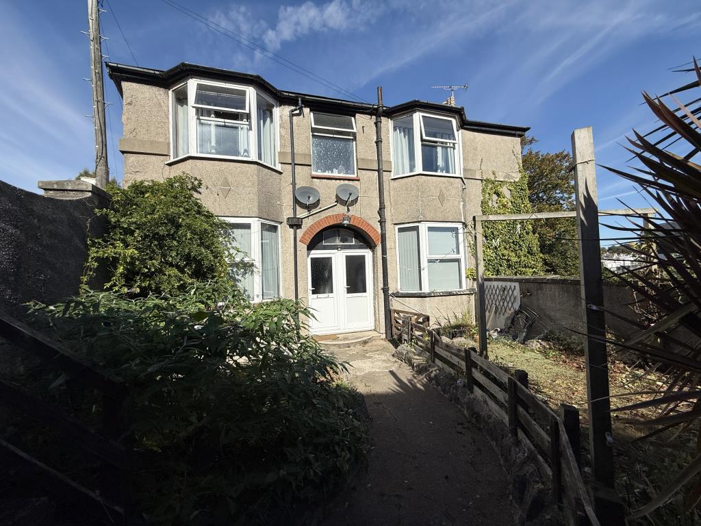 Lot: 171 - RESIDENTIAL INVESTMENT WITH FURTHER POTENTIAL - General view of front of property